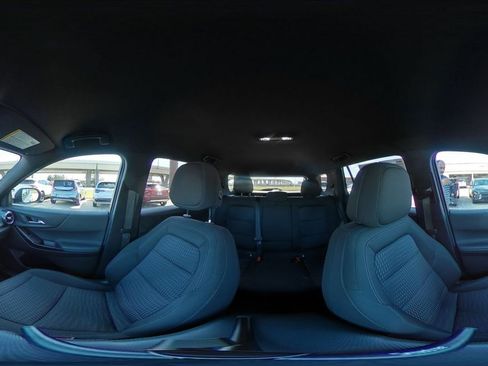 Used 2025 Chevrolet Equinox LT image 38