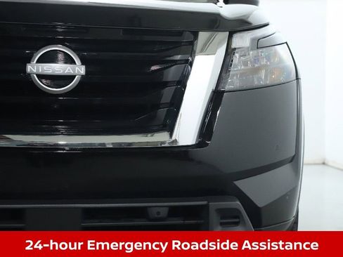 Certified 2025 Nissan Pathfinder SL image 10