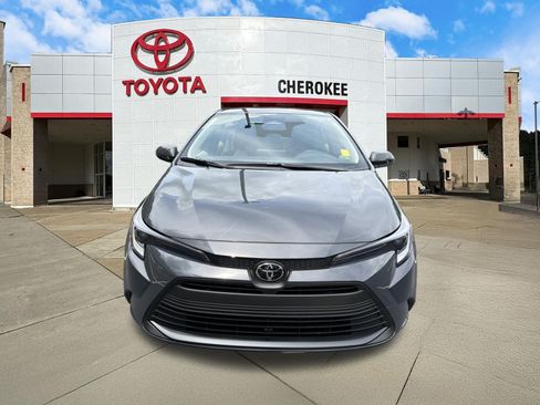 Used 2026 Toyota Corolla LE FWD image 2