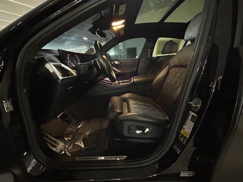 Used 2024 BMW X6 xDrive40i w/ Premium Package image 15