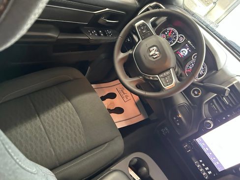 Certified 2025 RAM 2500 Big Horn AWD/4WD image 29
