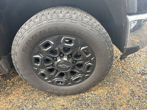 Used 2024 Chevrolet Silverado 2500 LTZ w/ LTZ Plus Package image 22