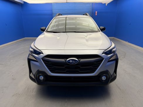 Certified 2025 Subaru Outback Premium w/ Popular Package #1A AWD/4WD image 3