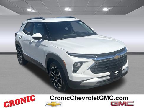 Used 2025 Chevrolet TrailBlazer LT FWD image 1