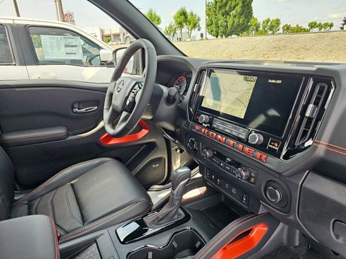 New 2025 Nissan Frontier PRO-4X w/ Pro Premium Package image 15