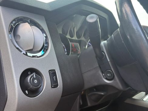 Used 2015 Ford F250 Lariat w/ Lariat Chrome Package AWD/4WD image 12