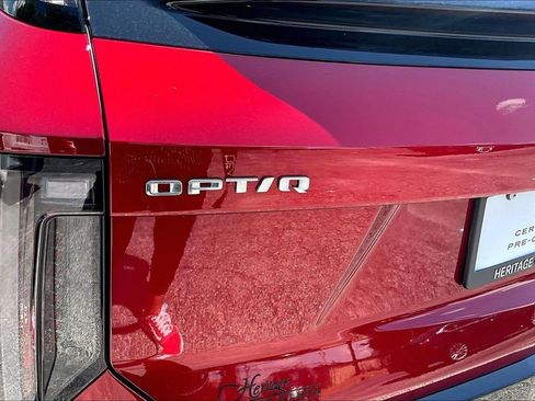 Certified 2025 Cadillac Optiq Sport 2 w/ LPO, Floor Liner Package AWD/4WD image 24