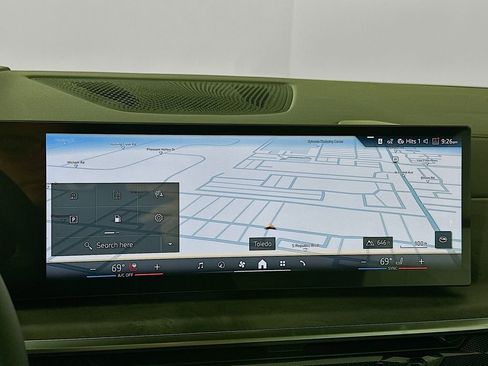 Used 2026 BMW X5 xDrive50e w/ Premium Package image 15