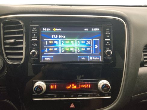 Used 2020 Mitsubishi Outlander SE AWD/4WD image 25