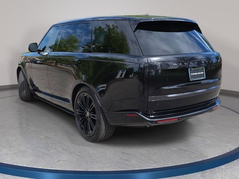 Certified 2025 Land Rover Range Rover Long Wheelbase Autobiography AWD/4WD image 7