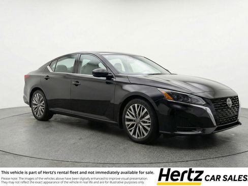 Used 2025 Nissan Altima 2.5 SV FWD image 1