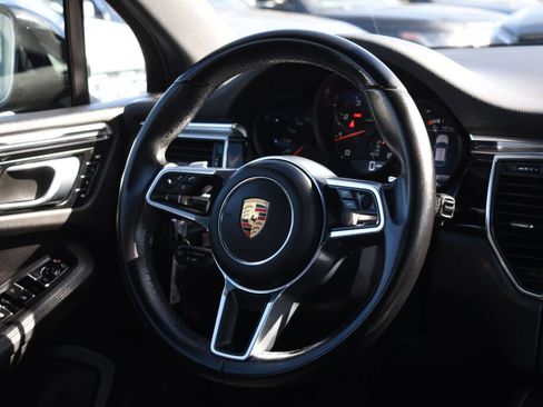 Used 2018 Porsche Macan Sport Edition image 17