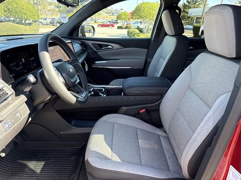 New 2026 Chevrolet Traverse LT w/ Sun and Wheel Package FWD image 10