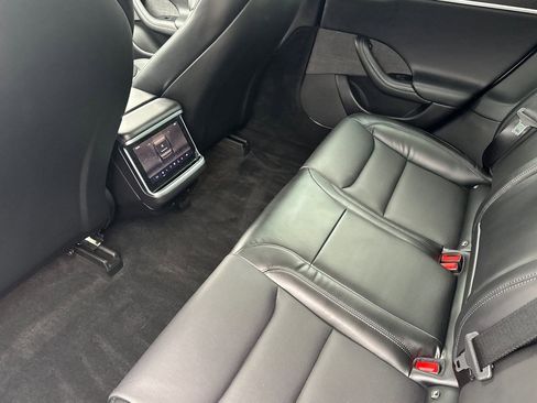 Used 2022 Tesla Model S AWD image 27