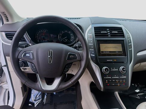 Used 2019 Lincoln MKC Premiere FWD image 10