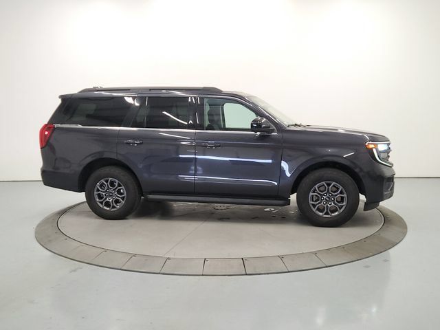 Used 2025 Ford Expedition Active RWD image 9