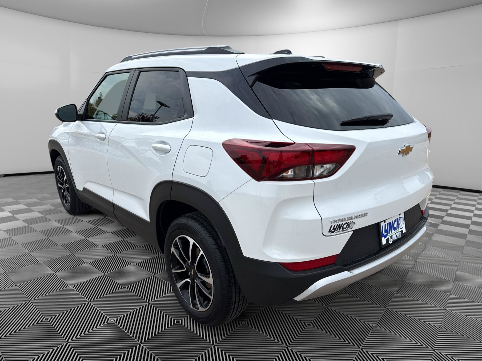 New 2026 Chevrolet TrailBlazer LT FWD image 3