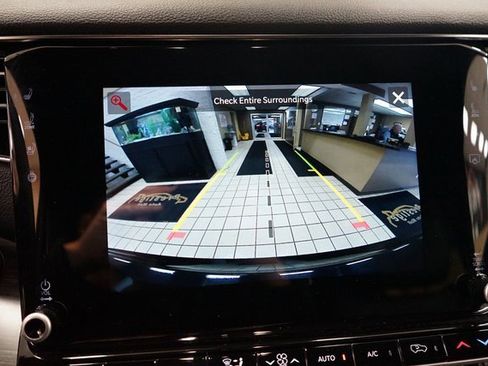 Used 2024 Jeep Wagoneer Series II w/ Flexible Seating Group image 9