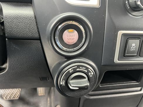 Used 2017 Nissan Titan S image 14