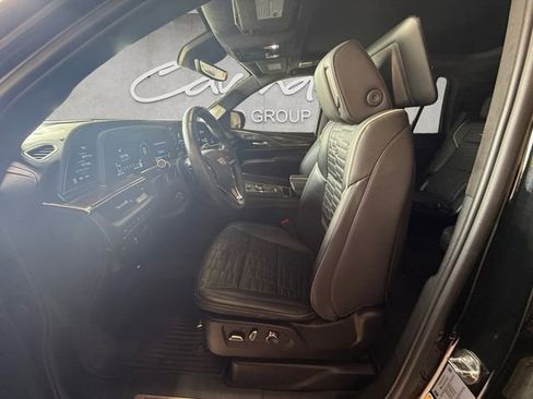 Used 2024 Cadillac Escalade Sport Platinum w/ LPO, ONYX Package AWD/4WD image 19