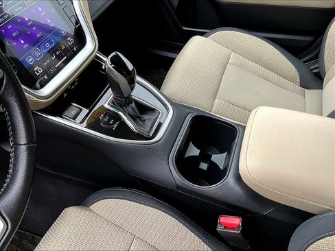 Used 2022 Subaru Outback Premium image 20