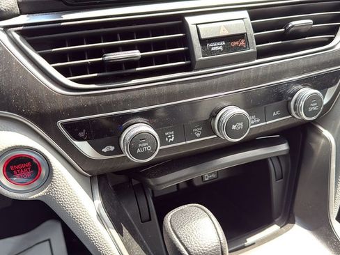 Used 2018 Honda Accord EX image 30