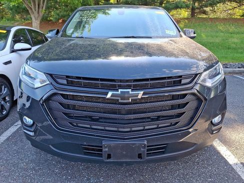 Used 2021 Chevrolet Traverse LT w/ LPO, Blackout Package AWD/4WD image 2