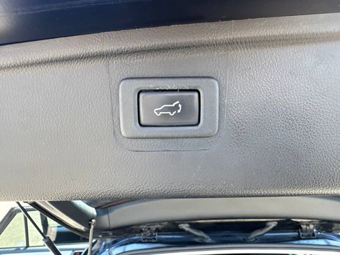 Used 2018 Subaru Outback 2.5i Premium AWD/4WD image 19