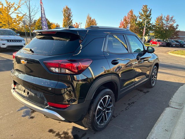 Used 2025 Chevrolet TrailBlazer LT AWD/4WD image 3