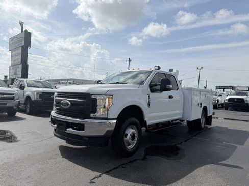 Used 2019 Ford F350 XL w/ XL Value Package AWD/4WD image 2