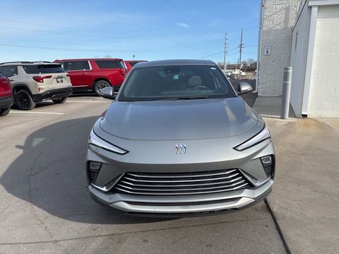 Used 2024 Buick Envista Preferred image 3