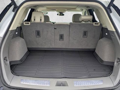 Used 2019 Cadillac XT5 Premium Luxury w/ Driver Assist Package image 6