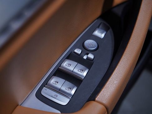 Used 2024 BMW X4 xDrive30i w/ Premium Package image 17