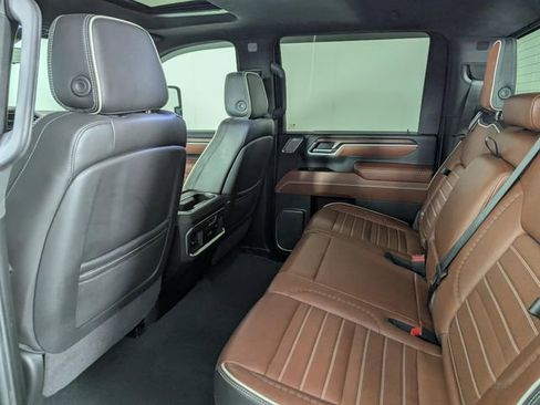 Used 2025 GMC Sierra 3500 Denali Ultimate AWD/4WD image 16