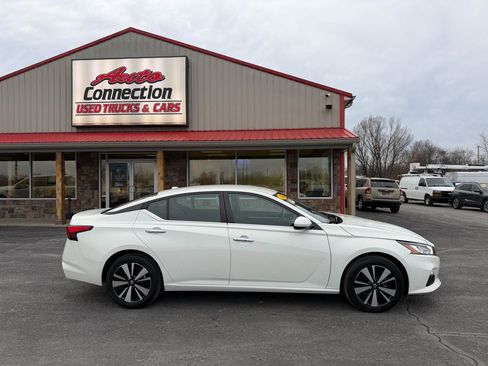 Used 2022 Nissan Altima 2.5 SV image 3