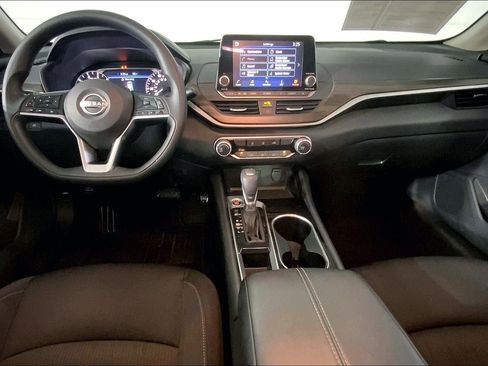 Used 2024 Nissan Altima 2.5 SV image 15