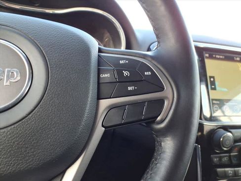 Used 2021 Jeep Grand Cherokee Limited image 24