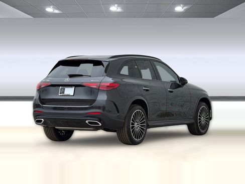 Used 2026 Mercedes-Benz GLC 300 4MATIC image 9