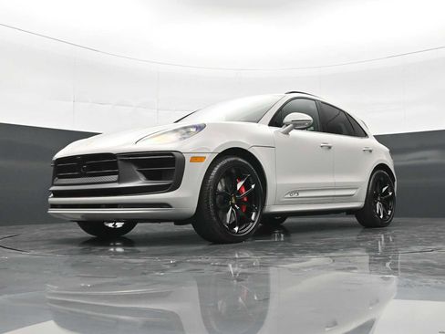 New 2026 Porsche Macan GTS AWD/4WD image 37