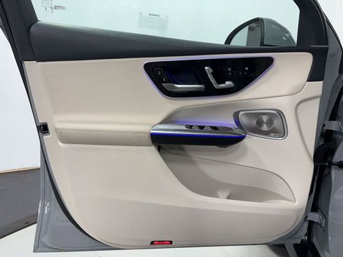 Used 2025 Mercedes-Benz GLC 350e 4MATIC w/ Driver Assistance Package image 5