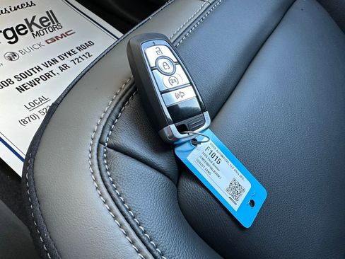 New 2025 Ford Bronco Outer Banks image 29