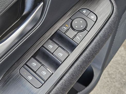 Certified 2026 Nissan Kicks SV FWD image 27
