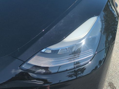 Used 2023 Tesla Model Y Performance image 10