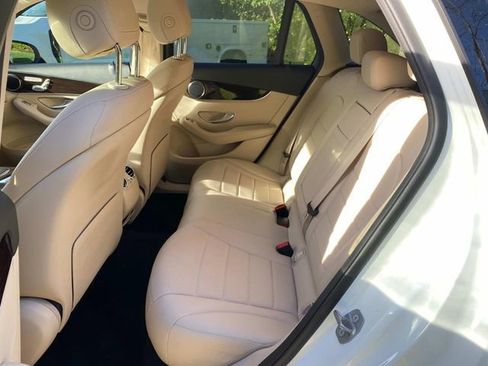 Used 2021 Mercedes-Benz GLC 300 GLC 300 image 9