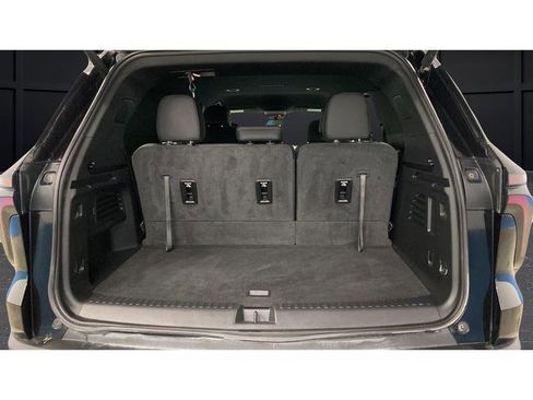 Used 2024 Chevrolet Traverse LT w/ Enhanced Driving Package AWD/4WD image 25