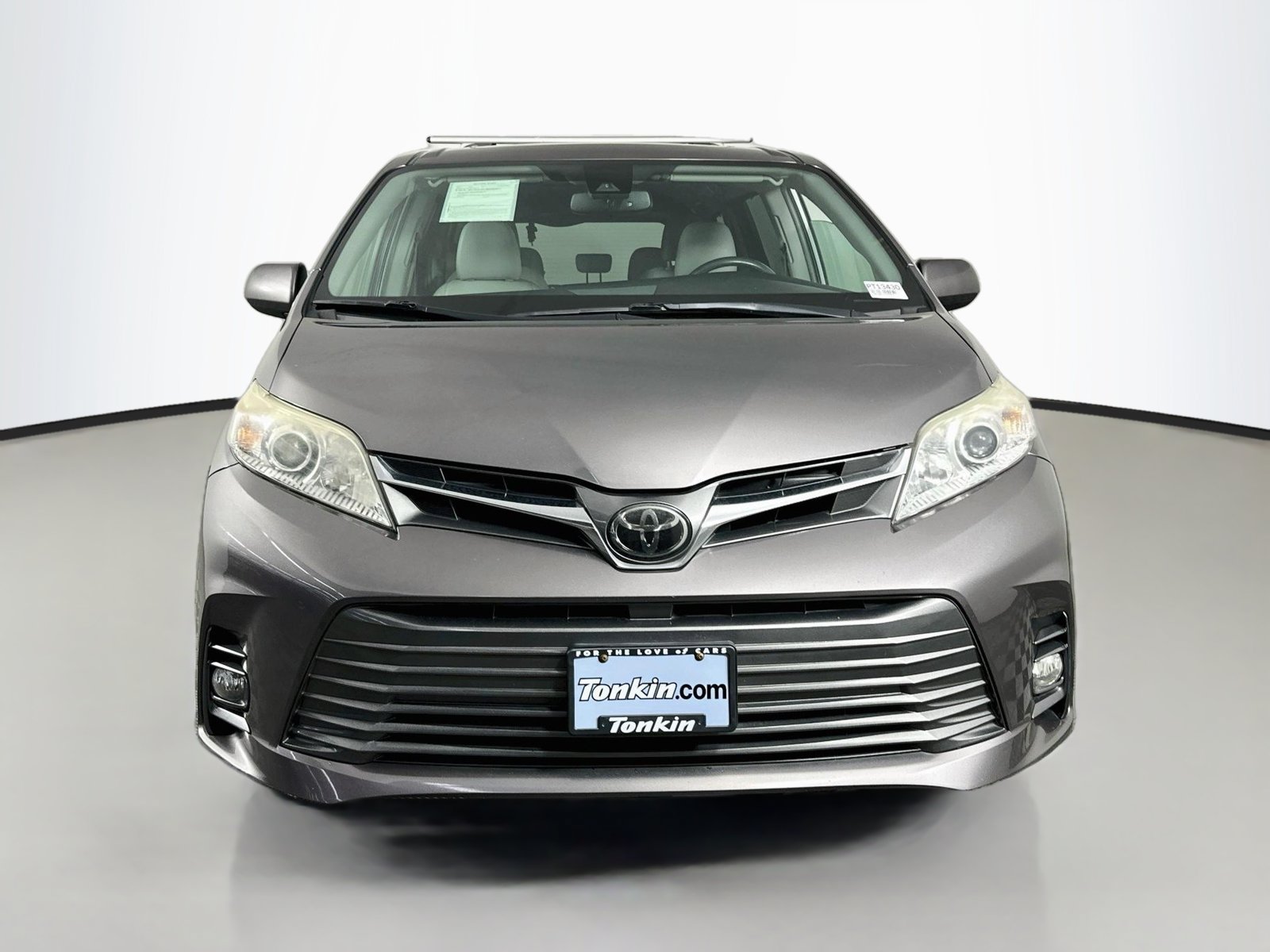 Used 2018 Toyota Sienna XLE Premium AWD/4WD image 2