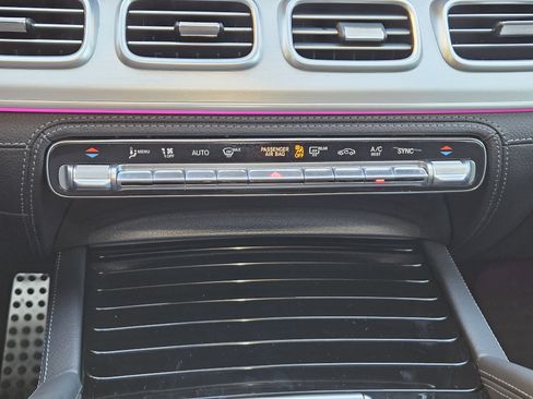 Certified 2025 Mercedes-Benz GLE 53 AMG 4MATIC image 21