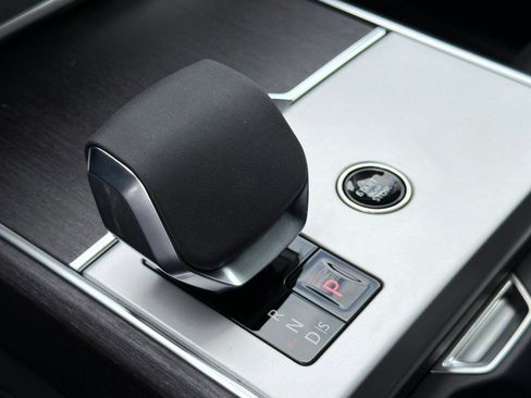 New 2026 Land Rover Range Rover SE AWD/4WD image 17