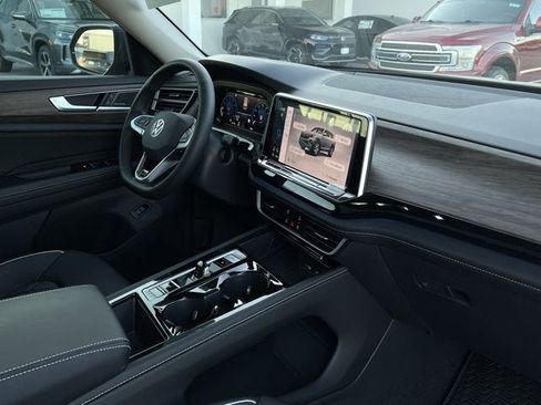 Used 2025 Volkswagen Atlas SEL Premium R-Line image 21