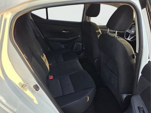 Used 2022 Nissan Sentra SV FWD image 17